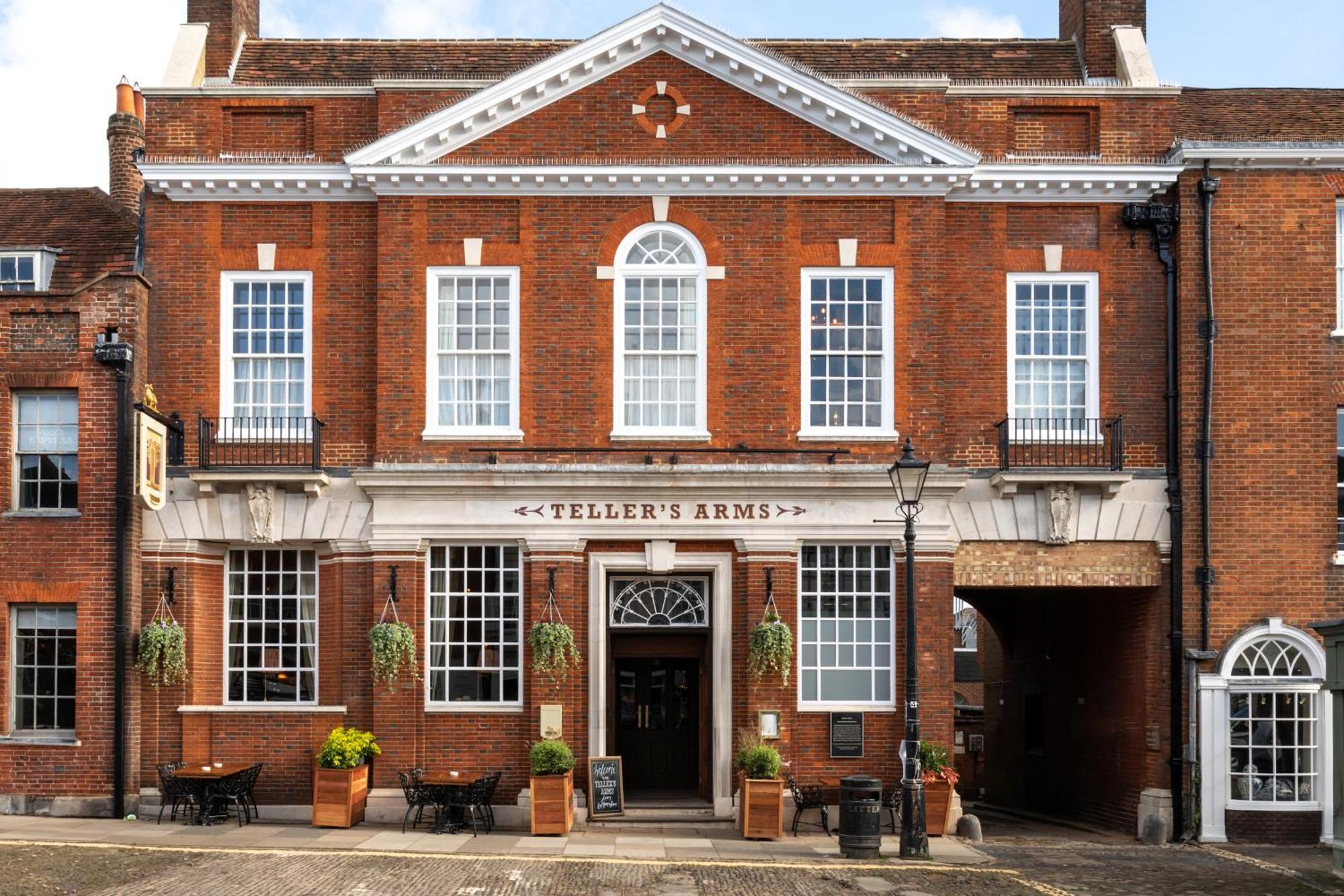 Teller'S Arms Hotel Farnham  Exterior photo